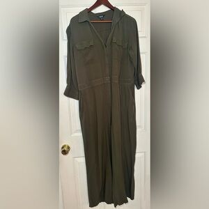 Vera‎ Wang Green Long Sleeve Jumpsuit Size XL.